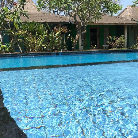 Maha Putri Bungalows ギリ・トラワンガン エクステリア 写真