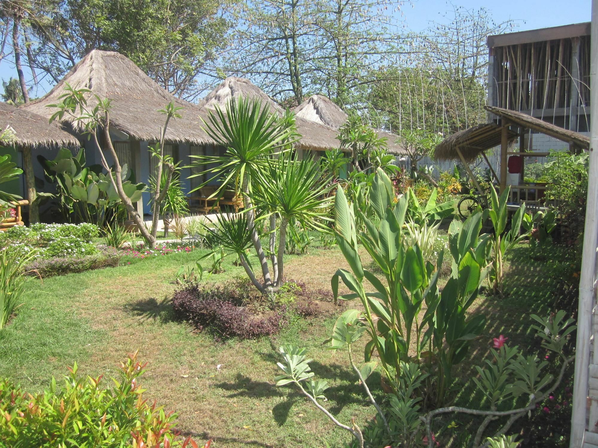 Maha Putri Bungalows ギリ・トラワンガン エクステリア 写真